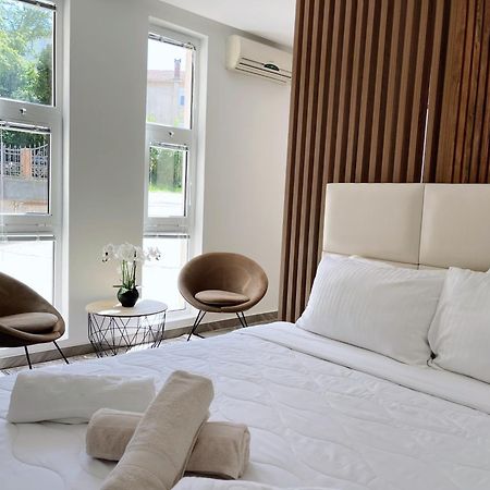 Guest House Koliqi - Hotel & Apartments Улцинь Екстер'єр фото