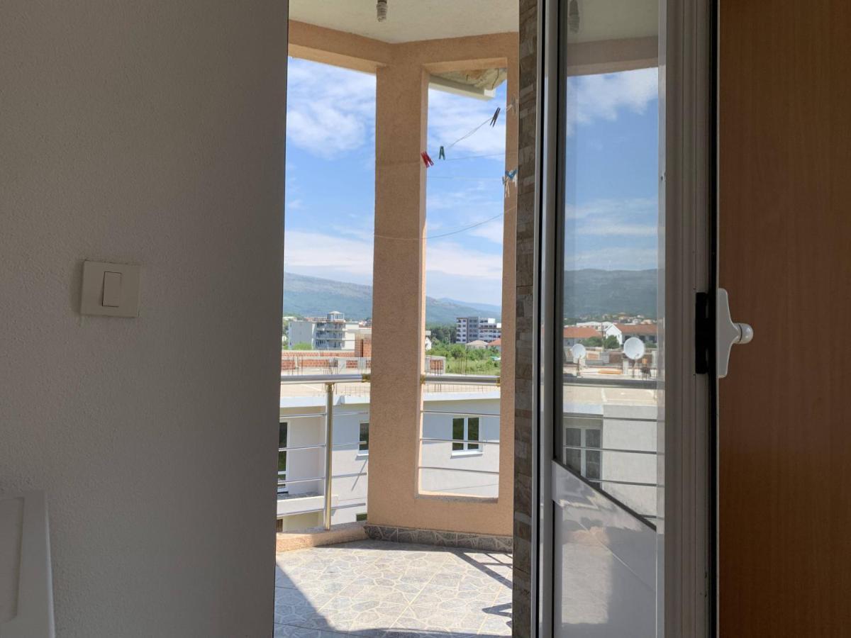 Guest House Koliqi - Hotel & Apartments Улцинь Екстер'єр фото