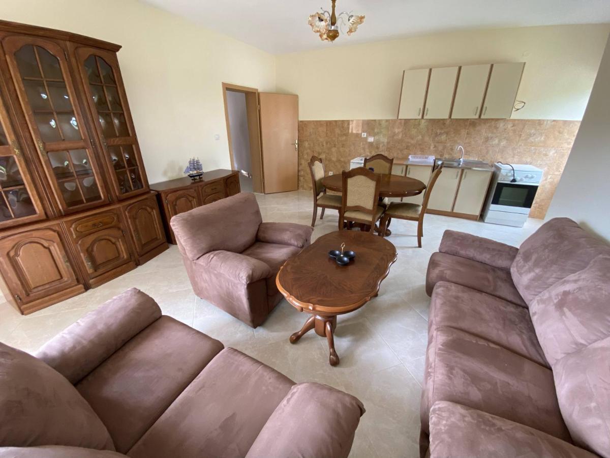 Guest House Koliqi - Hotel & Apartments Улцинь Екстер'єр фото