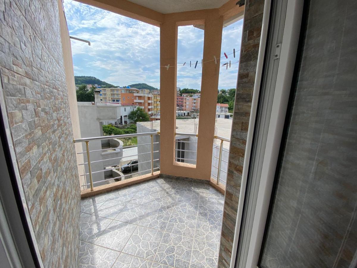 Guest House Koliqi - Hotel & Apartments Улцинь Екстер'єр фото