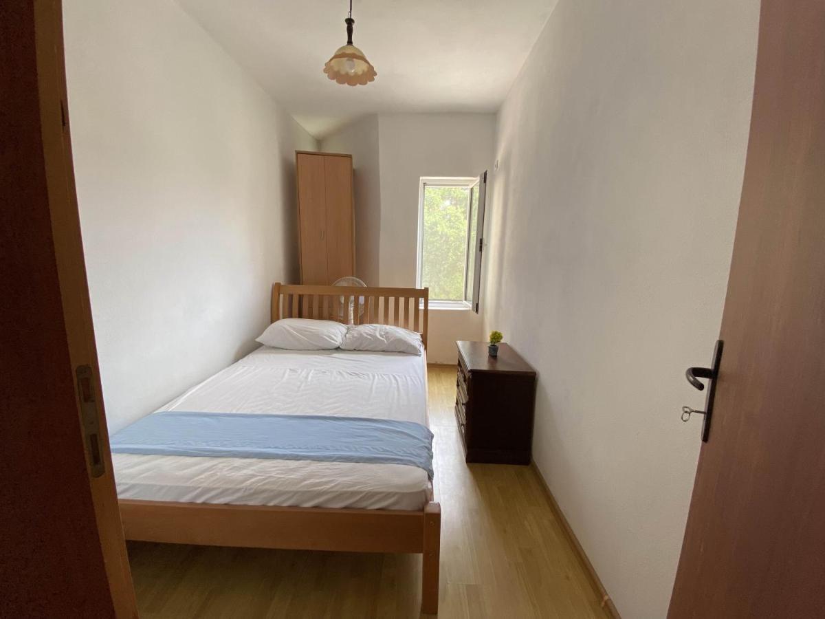 Guest House Koliqi - Hotel & Apartments Улцинь Екстер'єр фото