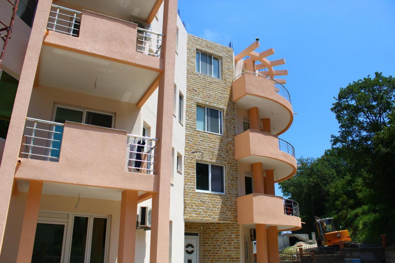 Guest House Koliqi - Hotel & Apartments Улцинь Екстер'єр фото