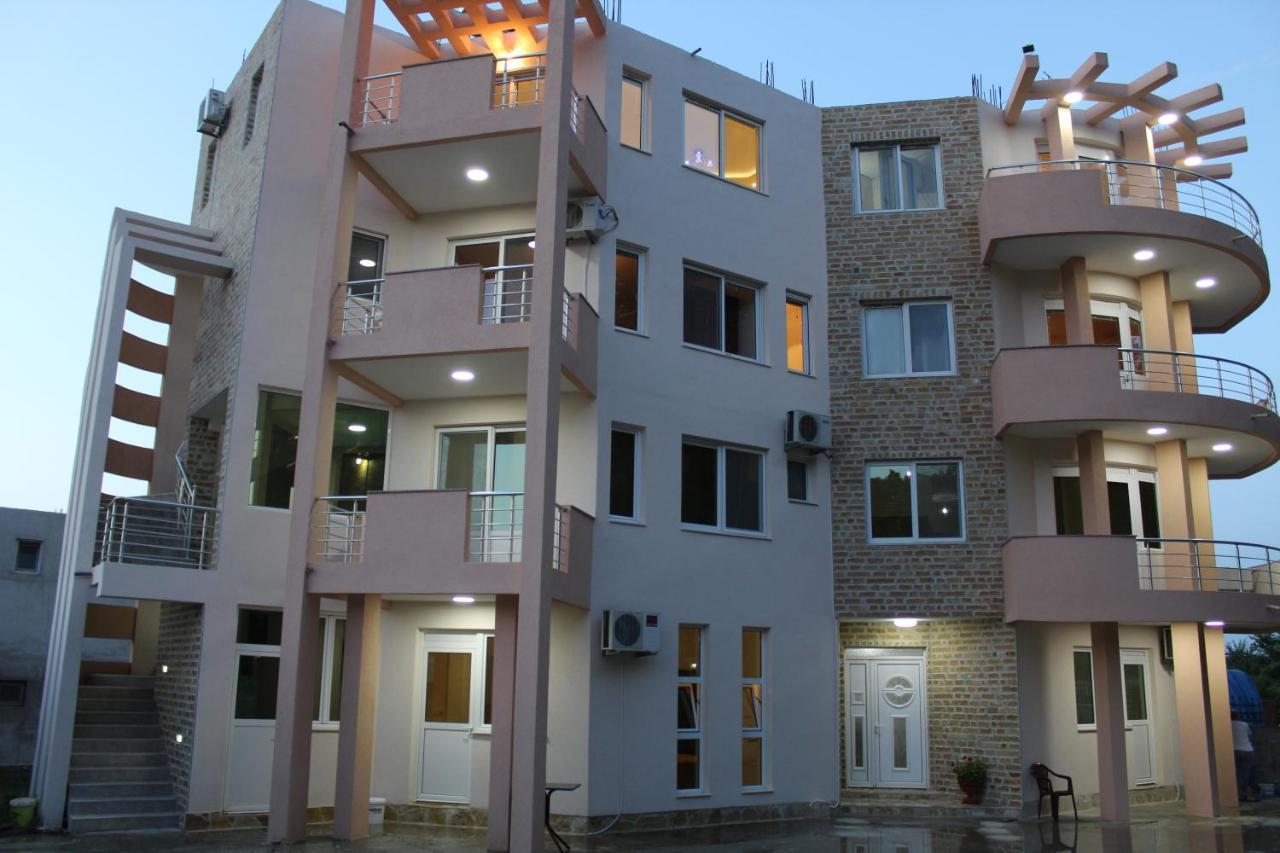 Guest House Koliqi - Hotel & Apartments Улцинь Екстер'єр фото