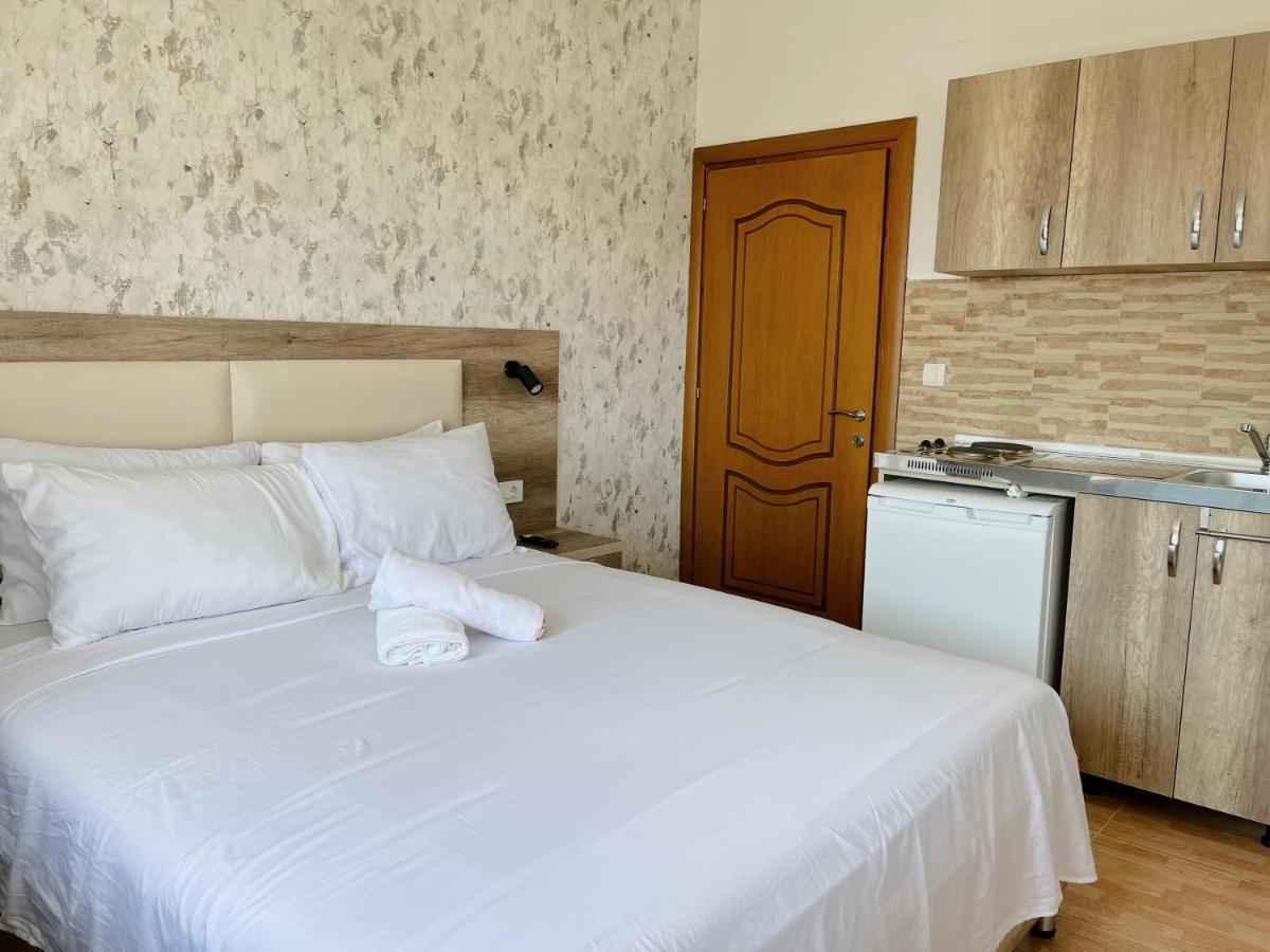 Guest House Koliqi - Hotel & Apartments Улцинь Екстер'єр фото