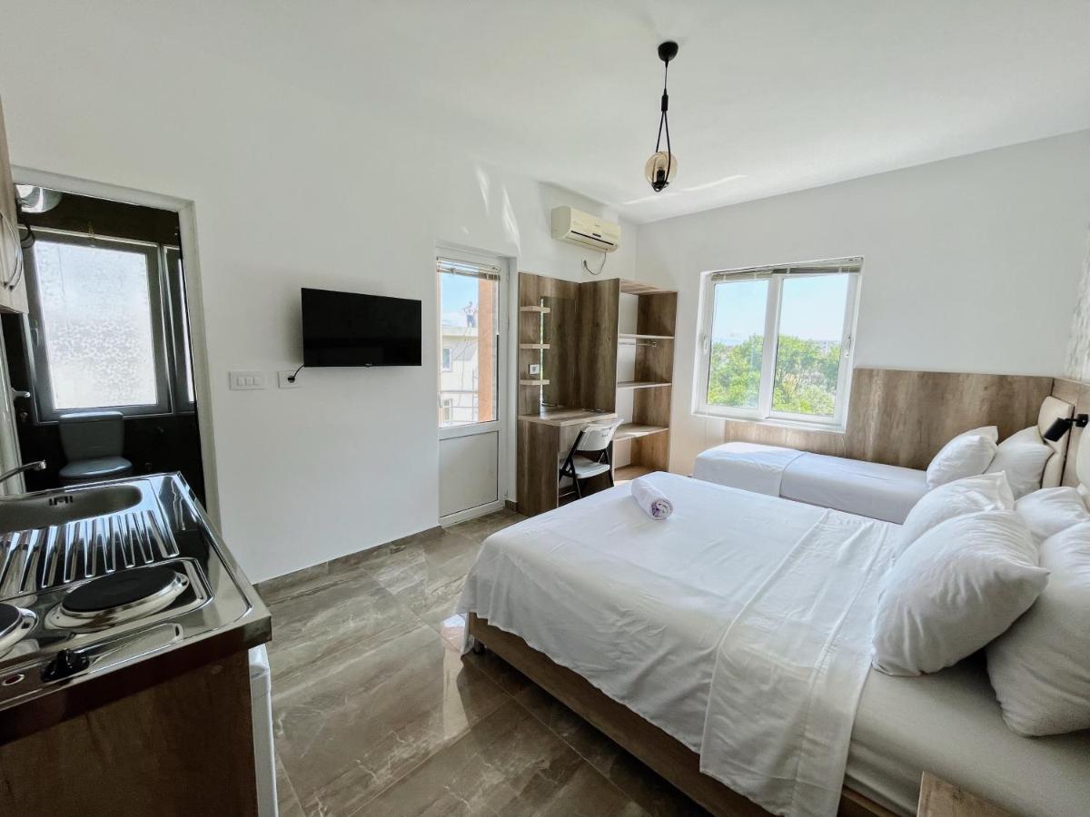 Guest House Koliqi - Hotel & Apartments Улцинь Екстер'єр фото