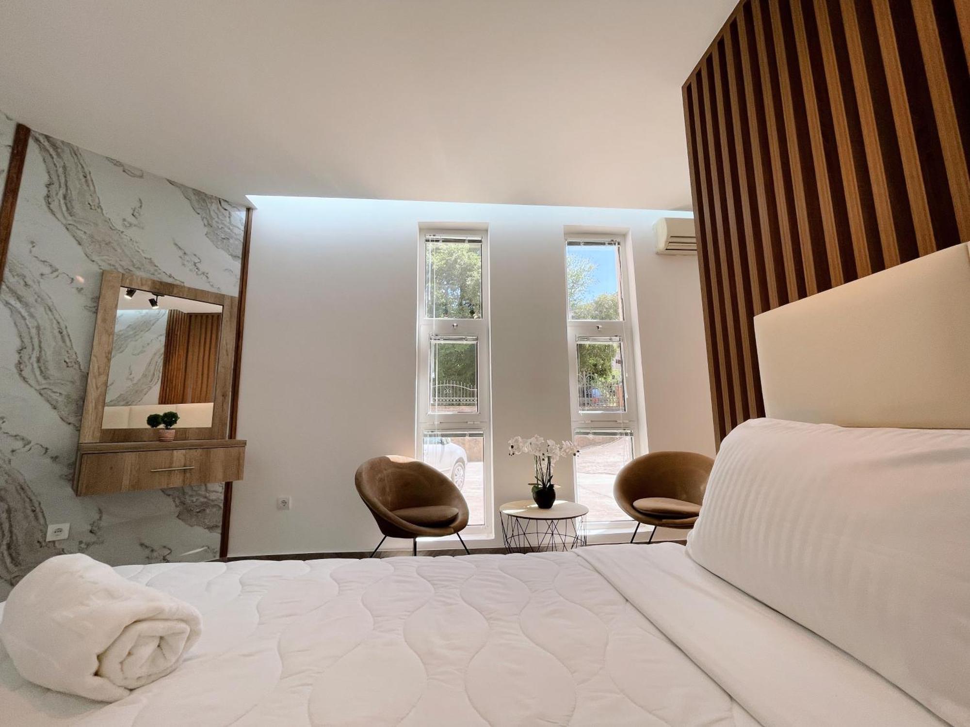 Guest House Koliqi - Hotel & Apartments Улцинь Екстер'єр фото