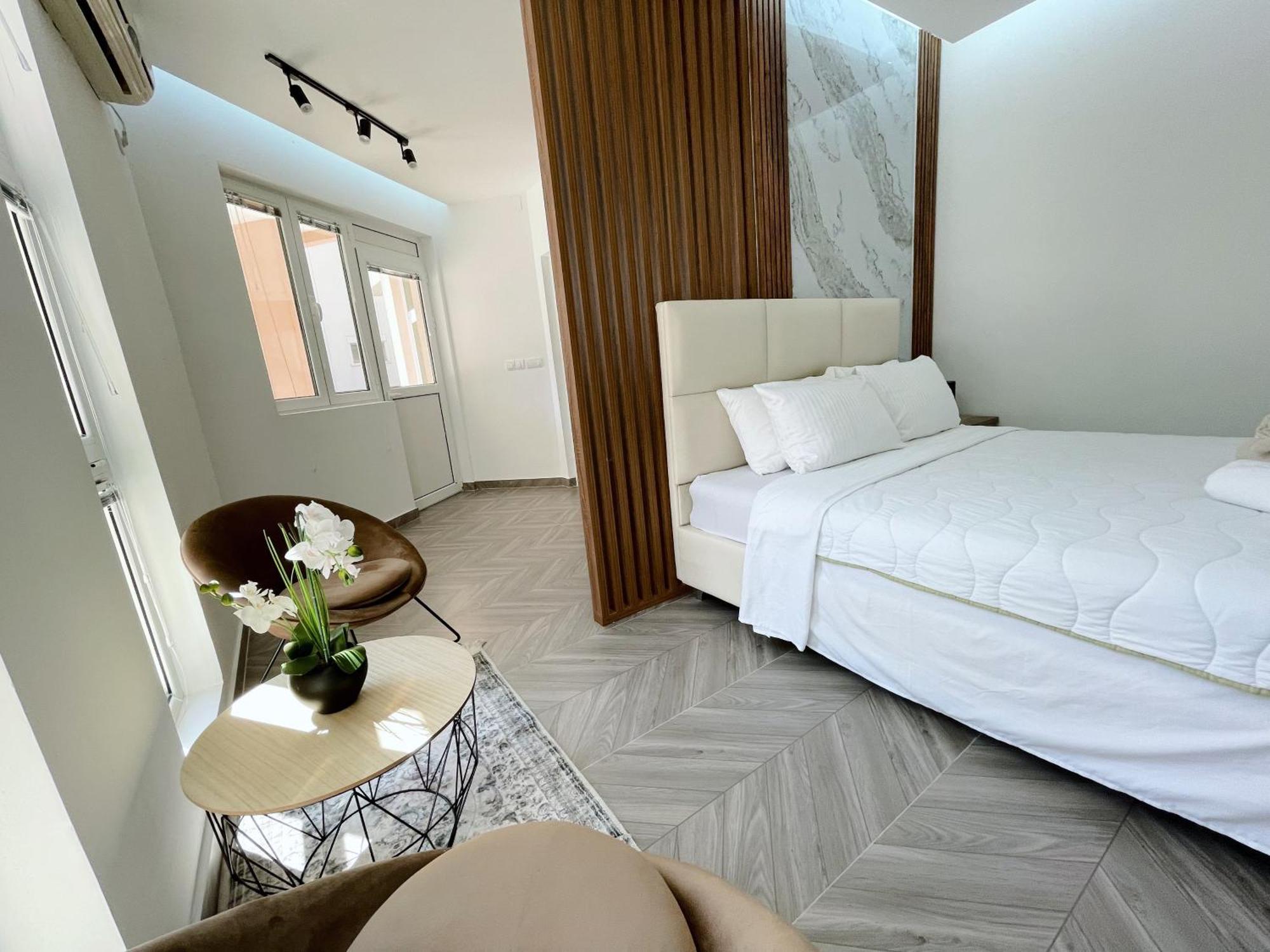 Guest House Koliqi - Hotel & Apartments Улцинь Екстер'єр фото