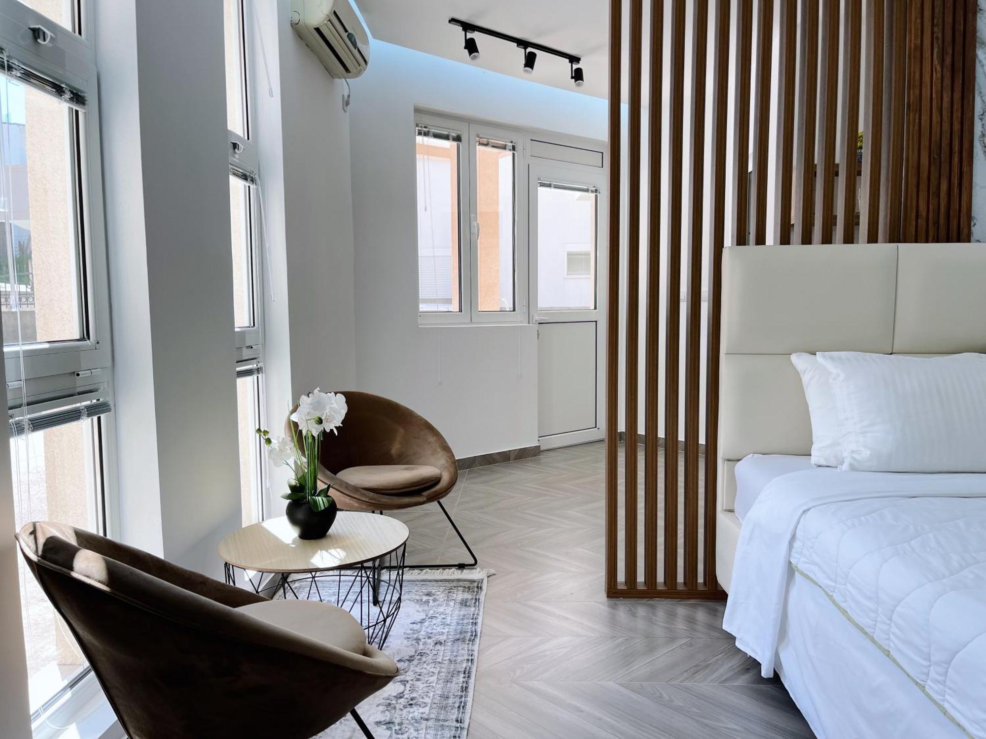 Guest House Koliqi - Hotel & Apartments Улцинь Екстер'єр фото